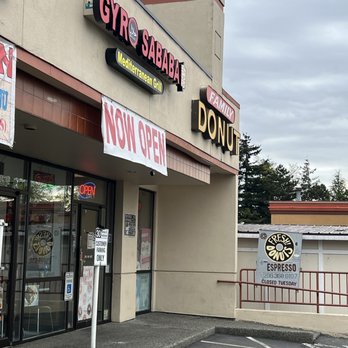 Family Donut Shop - Front - Donuts Near Me - Seattle, Washington
