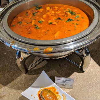 Plaza Premium Lounge Terminal 4 - Thai red chicken curry - Airport Lounges Near Me - Longford, XGL