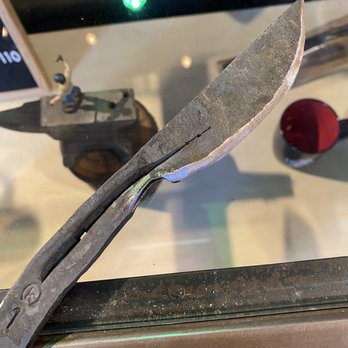 Lawless Forge - The horse shoe knife I made with Spiff's help - Art Classes Near Me - Seattle, Washington Lawless Forge - The horse shoe knife I made with Spiff's help - Art Classes Near Me - Seattle, Washington