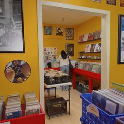 Record City - CDs and Vinyls