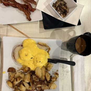 EggTown - Eggs Benedict - Breakfast & Brunch Near Me - Wesley Chapel, Florida