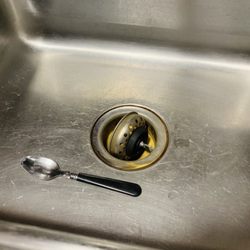 Casper C'mon Inn - Why is there a used, dirty spoon in the sink upon arrival? gross //c'mon inn // 2024