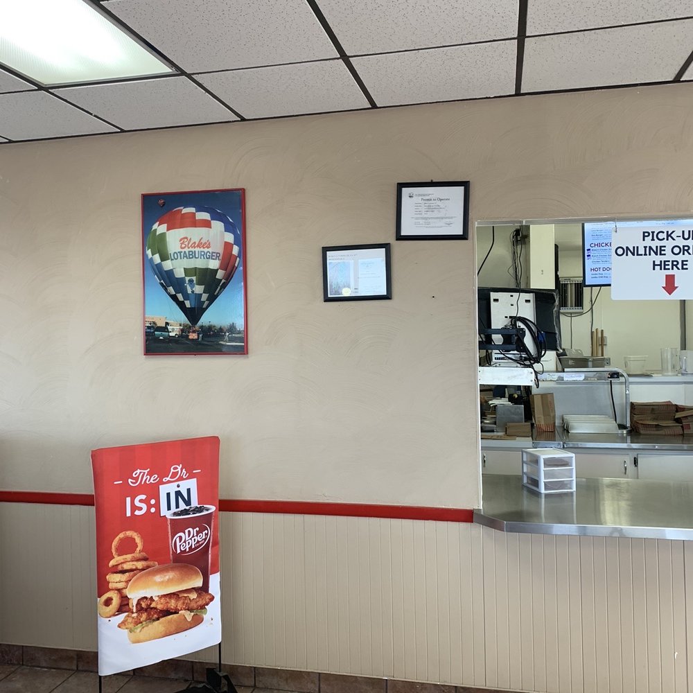 Blake's Lotaburger - the inside of a restaurant - Burgers Near Me - Moriarty, New Mexico