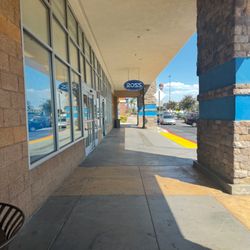 Ross Dress for Less - Storefront