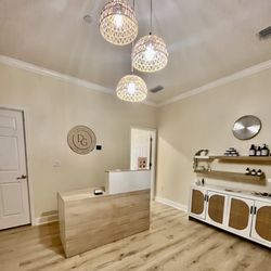 Dermaglow Skinlab