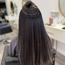 Susan Aw - Exposed top rows of 22" handtied extensions. @susan.aw