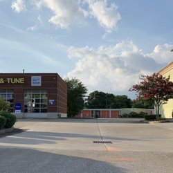 Kwik Kar Lube & Tune - Grad a bite at Krave Tacos while you wait!