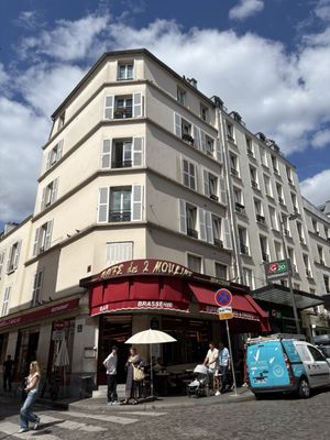 Café des Deux Moulins by null