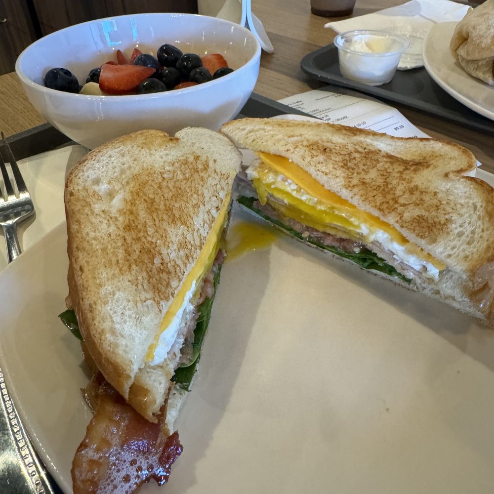 Moma’s Cafe - Turkey BLT - Cafes Near Me - Orlando, Florida Moma’s Cafe - Turkey BLT - Cafes Near Me - Orlando, Florida