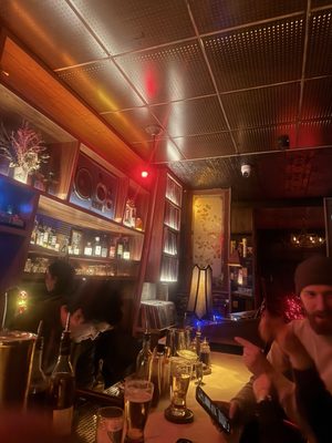 Honeycomb Hi-Fi Listening Bar by null