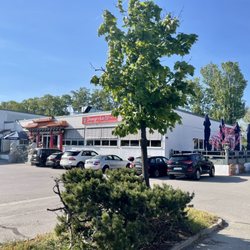 Shangri-La - Parking lot