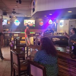 JTs Pub - Couple dancing 1 of 2