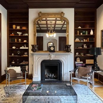 Clarendon Square - Library with fireplace and walnut bookshelves at Clarendon Square in Boston. - Bed & Breakfast Near Me - Boston, Massachusetts