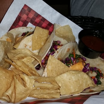 Twin Peaks - Blackened fish tacos - American Near Me - Baton Rouge, Louisiana Twin Peaks - Blackened fish tacos - American Near Me - Baton Rouge, Louisiana