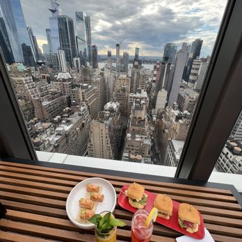 The Skylark - Mini Fried Chicken Sandwiches, Salmon Bites - Cocktail Bars Near Me - New York, New York
