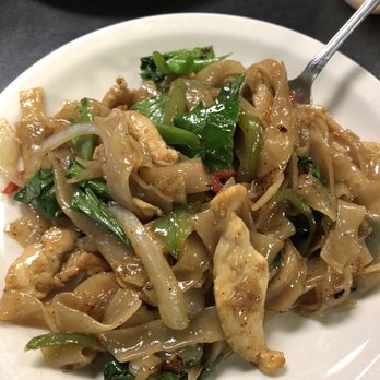 Chez Quan's - Addictive perfect drunken noodles - Thai Near Me - Melbourne, Florida