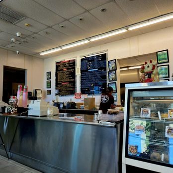 Pine Tree Cafe - A view of the counter (R) - Breakfast & Brunch Near Me - Kailua-Kona, Hawaii Pine Tree Cafe - A view of the counter (R) - Breakfast & Brunch Near Me - Kailua-Kona, Hawaii