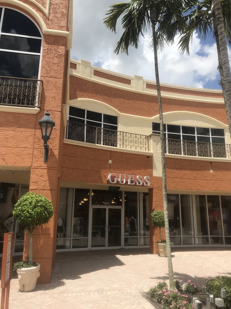 Guess Logo