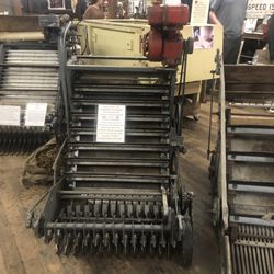 Cranberry Museum and The Cranzberry Gift Shop