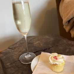 Champagne and cupcake after the massage