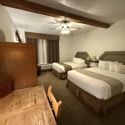 Table Mountain Inn - Comfy.