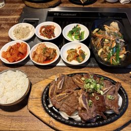 La galbi, japchae La galbi, japchae