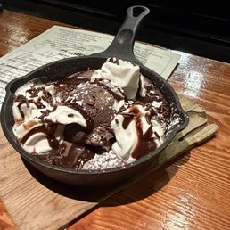 Brownie Ala Mode. 100% pure Deeeeeliciousness! Brownie Ala Mode. 100% pure Deeeeeliciousness!