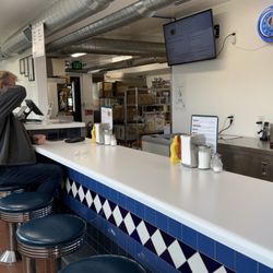 Fobaires Diner - Counter seating