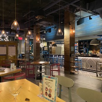 Sumiao Hunan Kitchen - Interior looking to front of restaurant. - Chinese Near Me - Cambridge, Massachusetts