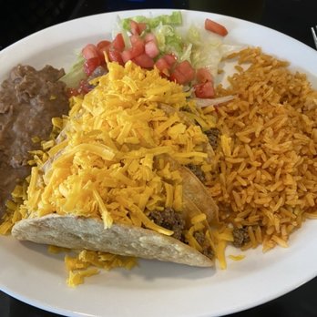 El Burrito Tapatio - This was a 3 crispy taco plate with rice n beans and a lettuce n tomato salad - Mexican Near Me - San Antonio, Texas El Burrito Tapatio - This was a 3 crispy taco plate with rice n beans and a lettuce n tomato salad - Mexican Near Me - San Antonio, Texas