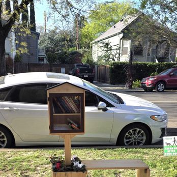 Casa Flores Cafe - Little library - Coffee & Tea Near Me - Sacramento, California