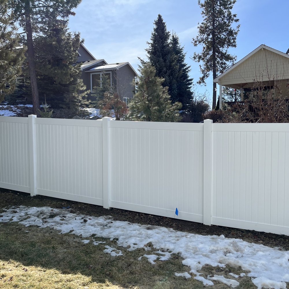 6' vinyl fence