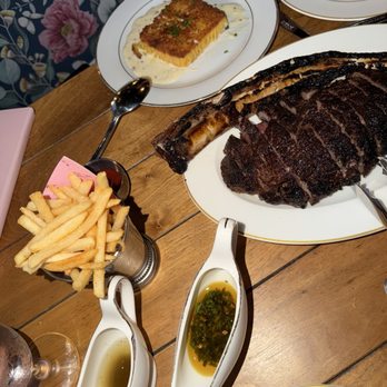 Delilah - American Near Me - Miami, Florida