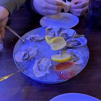 Barbara's Fishtrap - Oysters on the Half Shell - Seafood Near Me - Half Moon Bay, California