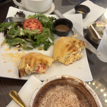 L'orange Cafe - Spicy garlic chicken sandwich, smoked turkey sandwich, great tasting coffee. Excellent taste, large portions served - Cafes Near Me - Orange, California