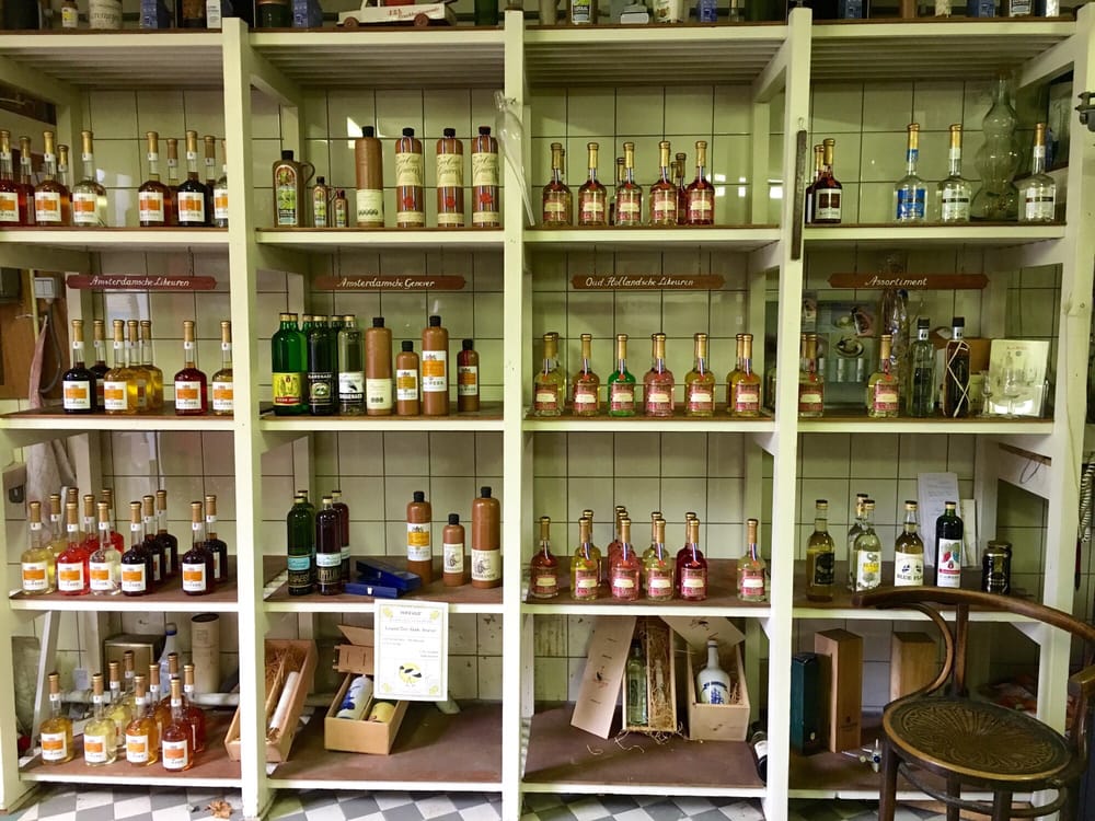 A. van Wees Distilleerderij De Ooievaar