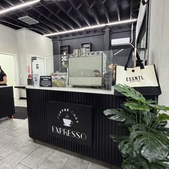ESSNTL Coffee - Coffee & Tea Near Me - San Diego, California
