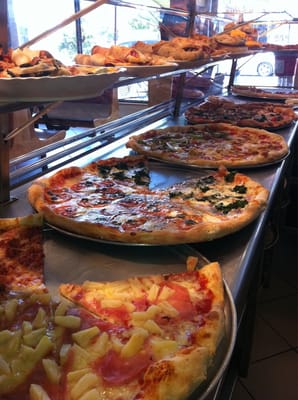 Helen's Pizza by null