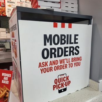 Taco Bell - They will only bring your order to you if you come inside and walk up the the counter :/ - Fast Food Near Me - Syracuse, New York
