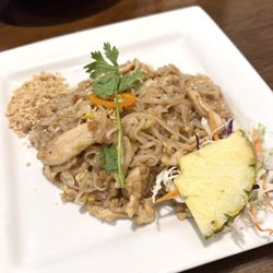 Suwannee Thai Cuisine - Chicken Pad Thai