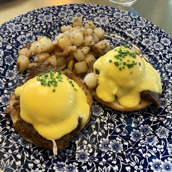 Little Hen - Braised Short Rib Egg Benedict - Breakfast & Brunch Near Me - Miami, Florida