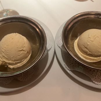 Shaw's Crab House - Vanilla bean ice cream - Seafood Near Me - Schaumburg, Illinois Shaw's Crab House - Vanilla bean ice cream - Seafood Near Me - Schaumburg, Illinois