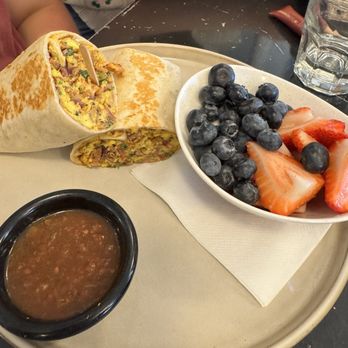 Blue Daisy Melrose - Breakfast & Brunch Near Me - Los Angeles, California Blue Daisy Melrose - Breakfast & Brunch Near Me - Los Angeles, California