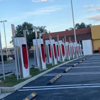 Tesla Supercharger - 20 250kW charges available. - EV Charging Stations Near Me - Lakewood, California Tesla Supercharger - 20 250kW charges available. - EV Charging Stations Near Me - Lakewood, California