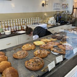 Tradition de France - Amazing Danishes and other delectables.