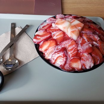 Sul & Beans - Strawberry bingsoo - Desserts Near Me - Irvine, California Sul & Beans - Strawberry bingsoo - Desserts Near Me - Irvine, California