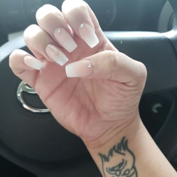 Luxe 9 Nails and Spa - Ombre Nails. - Nail Salons Near Me - Corona, California