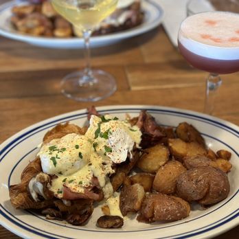 Francaise - Jambon Benedict - French Near Me - Spokane, Washington