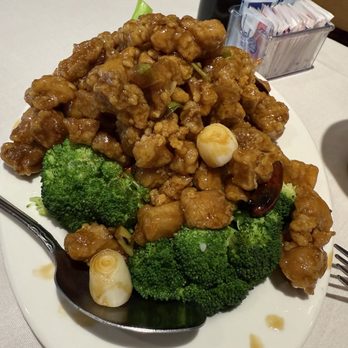 Yang Chow - Orange chicken - Chinese Near Me - Los Angeles, California Yang Chow - Orange chicken - Chinese Near Me - Los Angeles, California