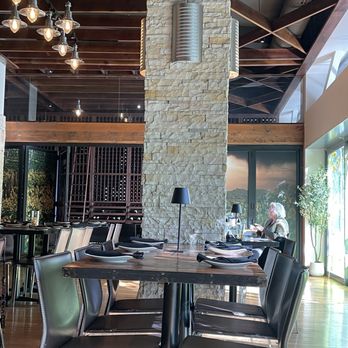 Élyse Restaurant - Beautiful decor - French Near Me - San Jose, California